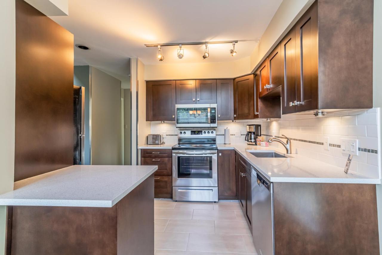 Snowbird Townhouses By Elevate Vacations Whistler Exterior foto