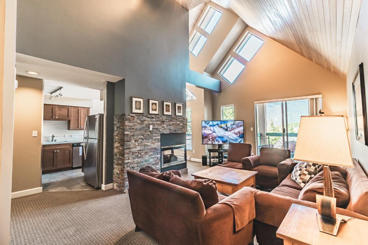 Snowbird Townhouses By Elevate Vacations Whistler Exterior foto