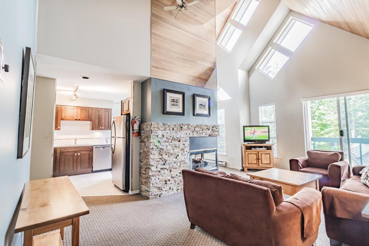 Snowbird Townhouses By Elevate Vacations Whistler Exterior foto